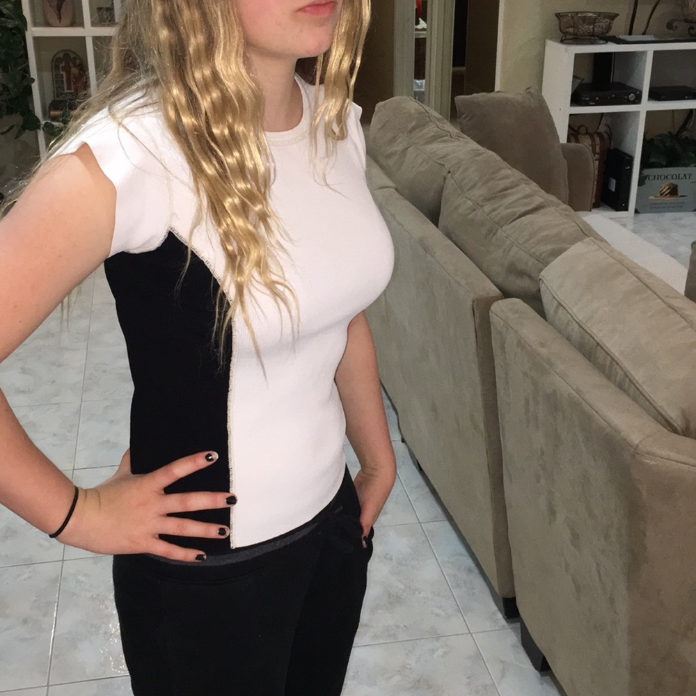 Women’s fitted black and white top